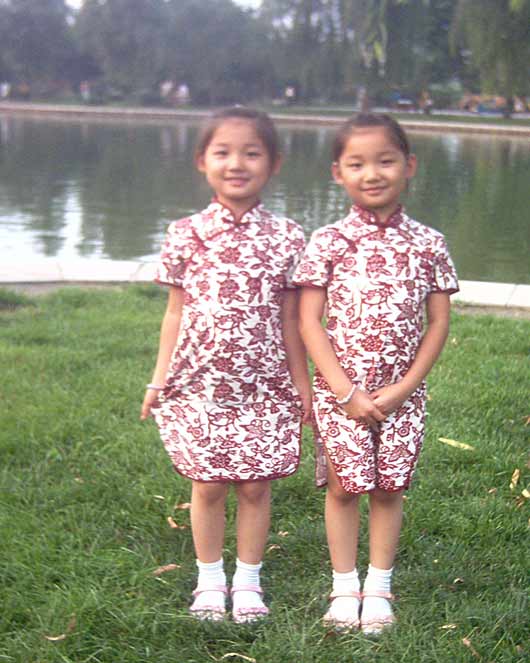 刘德华双胞胎女儿曝光,揭秘刘德华和妻子朱丽倩近照及最新消息