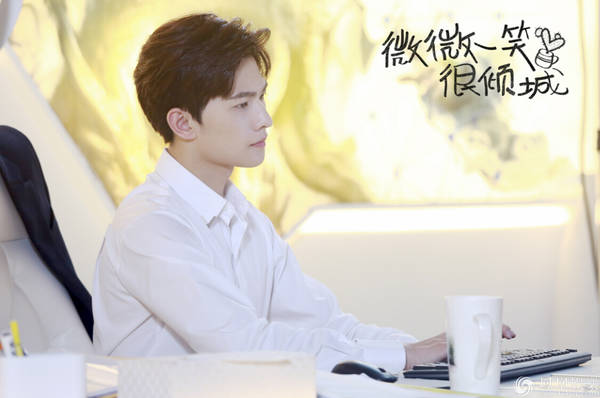 郑爽杨洋吻戏大尺度照片曝光,揭秘杨洋自曝择偶标准图