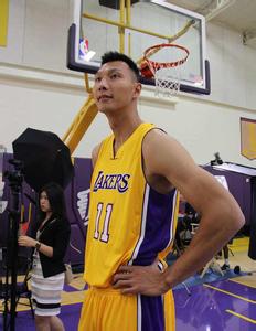 对阵国王队比赛视频图,易建联在nba最新消息(