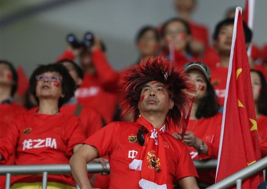 国足主教练宣布辞职现场视频图,男足主帅高洪