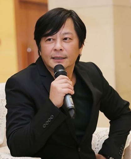 王杰的两任妻子照片遭曝光,揭秘王杰昔日过往情史及个人资料