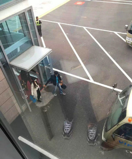 范冰冰李晨现身烟台疑似准备婚礼,揭秘李晨数10亿身价及家庭背景