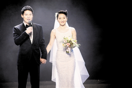 高圣远晒合影为妻子周迅庆生,揭秘高圣远为什么喜欢周迅恋爱过程(2)