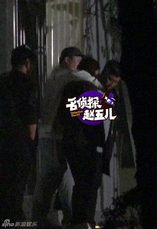 贾玲与真正男朋友孙集斌恋情曝光,揭秘贾玲与合伙人当街激吻照片