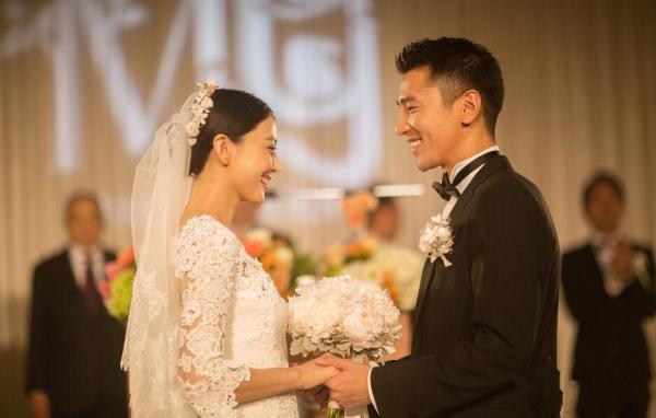 高圆圆发文疑怀孕,揭清嘴女孩到全民女神的转变及怀孕大肚照