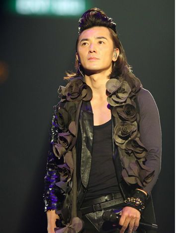 郑伊健为什么不娶梁咏琪,揭秘梁咏琪郑伊健分手的内幕原因