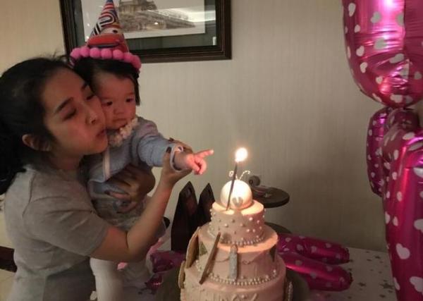 快男王栎鑫为爱女庆生照片,揭秘王栎鑫老婆是谁个人资料家庭背景