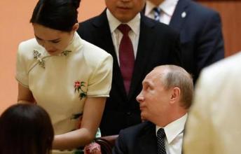 普京访华偷瞄中国美女现场照片,俄罗斯总统普