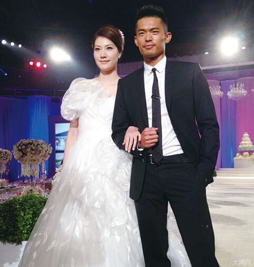 林丹“出轨门”后微博首发声,揭秘揭秘谢杏芳婚姻生活及照片(3)