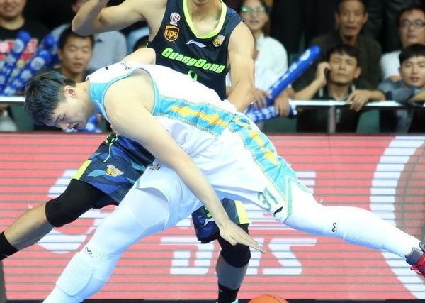 王哲林为什么不去NBA,nba灰熊队为什么选王哲