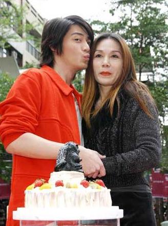 林心如真的借肚逼婚霍建华吗?揭秘霍建华的妈妈和林心如关系如何