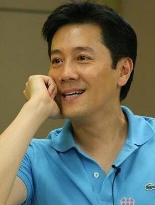 蔡国庆老婆和儿子照片,揭蔡国庆的家庭背景父母都是做什么的