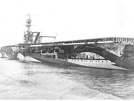 世界上第一艘航母是哪个国家的,日本有多少艘