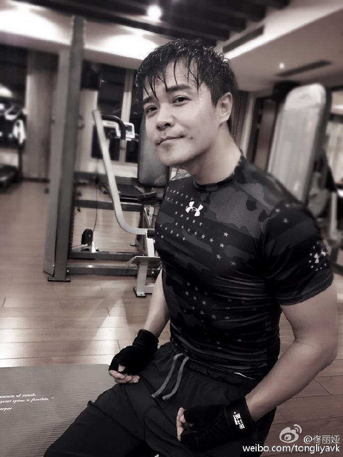 曝佟丽娅排斥男演员做老公原因,佟丽娅为什么嫁给陈思诚结婚照