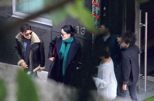 谢霆锋为什么喜欢王菲原因,王菲比谢霆锋大几岁结婚了吗