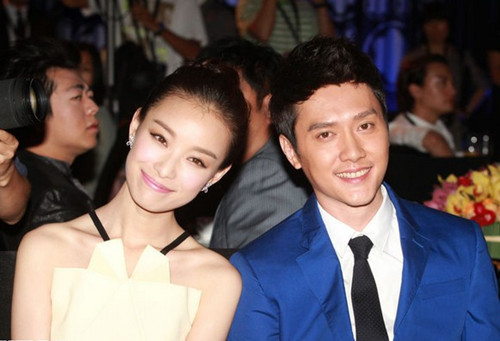 冯绍峰与倪妮亲吻照片,揭秘冯绍峰为什么喜欢倪妮及家庭背景