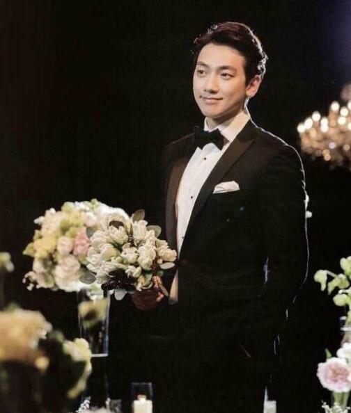rain和金泰熙结婚接吻照,rain老婆金泰希家庭背景性感照