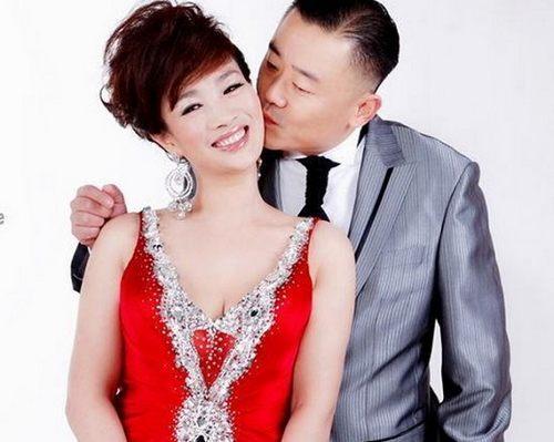 周立波和前妻张洁为什么离婚,揭秘周立波为什么打瞎老丈人