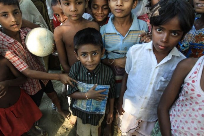 中缅边境缅甸难民真实生活照片,缅甸难民为什