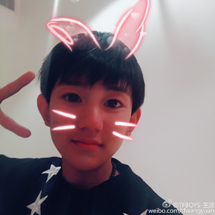 tfboys王源的女朋友是谁,tfboys王源父母家庭背景