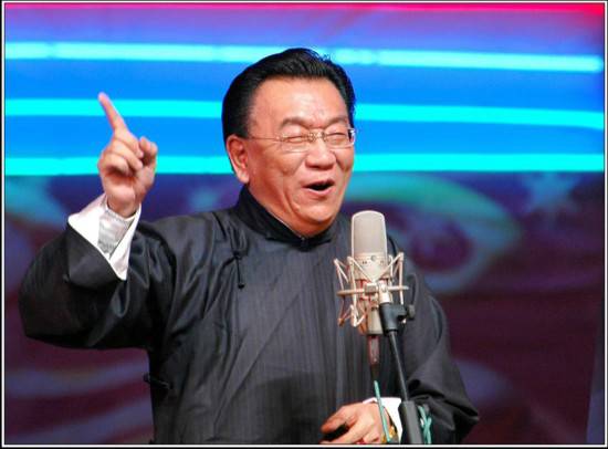 郭德纲收新徒再惹恩怨得罪侯耀华冯巩,揭秘郭德纲收徒仪式视频(2)