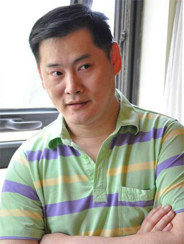 郭德纲收新徒再惹恩怨得罪侯耀华冯巩,揭秘郭德纲收徒仪式视频(2)