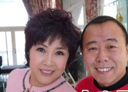潘长江老婆杨云照片曝光,揭秘潘长江老婆家庭资料背景