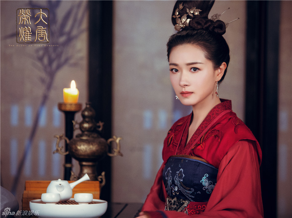 万茜大唐荣耀剧照曝光,揭秘现实生活中万茜的老公是谁资料图片