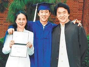 成龙为什么害怕老婆林凤娇,揭秘为什么成龙一直不认他女儿原因