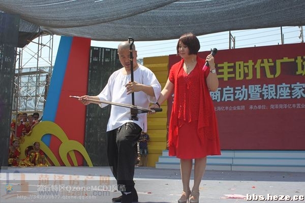 王小利与妻子李琳是如何相识的,揭秘王小利老婆李琳资料背景图片