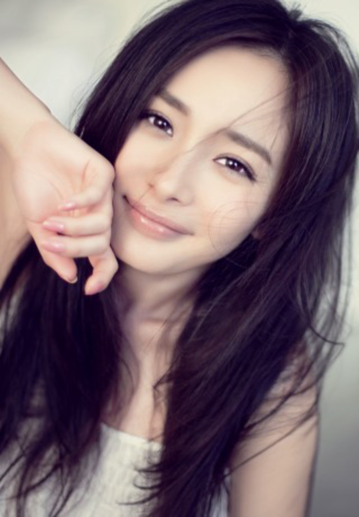 杨幂女儿小糯米好丑正面照片,杨幂为什么不让女儿曝光原因(2)
