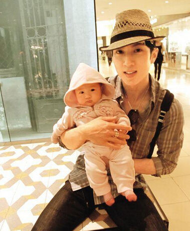 吴尊老婆女儿照片资料背景曝光,揭秘吴尊离开飞轮海内幕原因