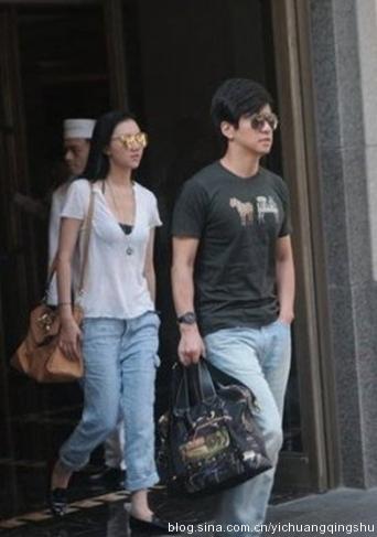 为什么林志炫和李健又上歌手了,揭秘李健和他的太太孟晓蓓甜蜜照(2)