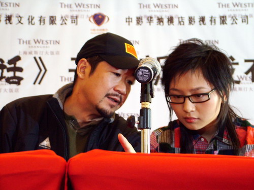 张国立和周笔畅之间是什么关系,揭邓婕张国立无子内幕真相原因