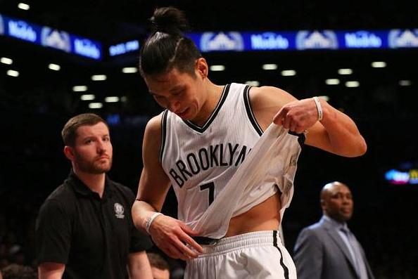 林书豪晒球迷作品_林书豪一年收入