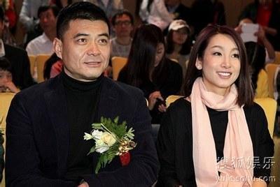 秦海璐老公王新军前妻是谁,秦海璐和王新军的年龄相差多少岁