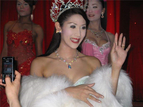 揭秘泰国人妖真实生活惨状照片,泰国为什么这么多人妖原因(2)