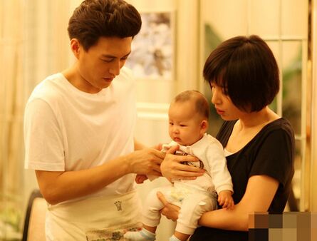 靳东现实中的老婆是谁资料照片曝光,揭秘靳东和老婆结婚照图