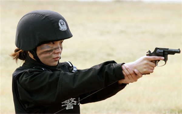 揭秘中国女特警魔鬼训练生活,美女特警真实训练照片(2)