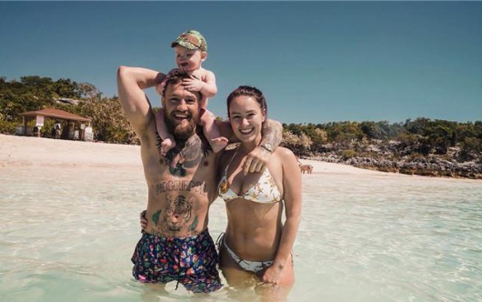 嘴炮老婆图片曝光养他八年传闻真假?嘴炮退役为妻子猛花钱