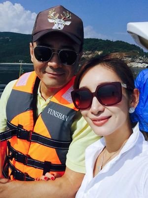 秦海璐和老公王新军孩子怎么样了,秦海璐孩子遗传病是什么原因