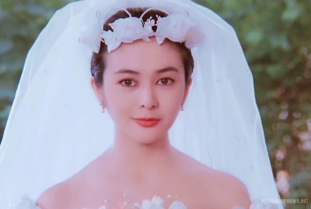 关之琳病情怎么样了,被脑癌折磨近照像老太太孤家寡人无人敢要