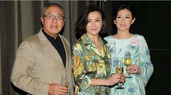 关之琳病情怎么样了,被脑癌折磨近照像老太太孤家寡人无人敢要