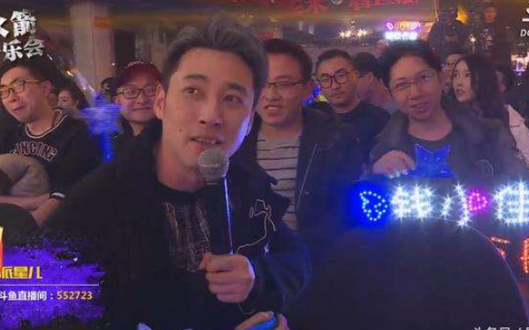 钱小佳下跪原因曝光,八一八斗鱼钱小佳的黑历史