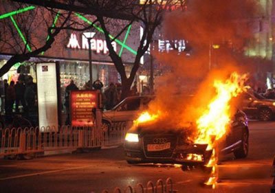 王艳继子王烁和周迅什么关系?顽劣富二代王烁个人资料背景介绍