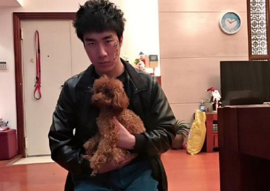 骚男人设崩塌被爆离婚?骚男的老婆是谁为什么离婚?