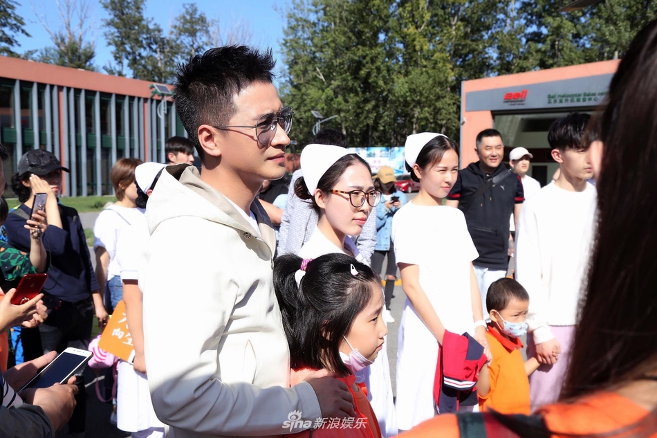 何晟铭近况如何怎么没消息了?何晟铭是没戏拍了还是被公司雪藏?