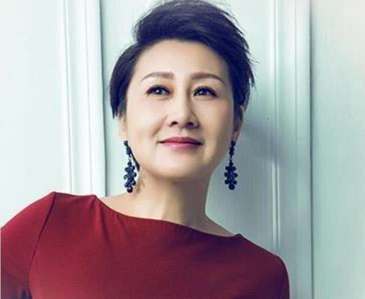 张凯丽第一任丈夫是谁有过几段婚姻,张凯丽现任丈夫是谁背景揭秘