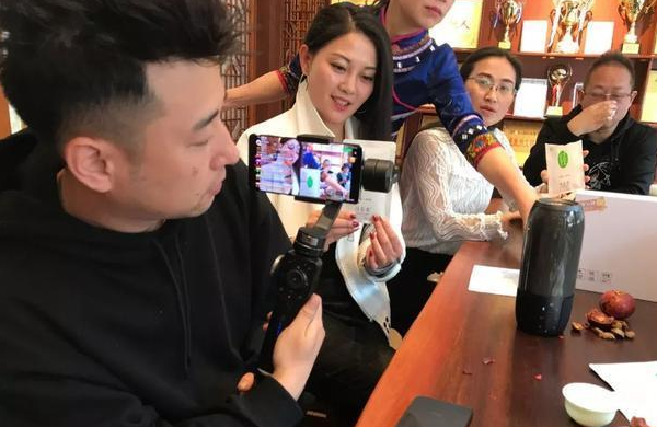 斗鱼钱小佳爆头事件怎么回事?斗鱼钱小佳直播被爆头为什么被打?