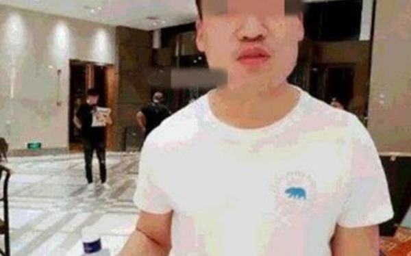 斗鱼钱小佳爆头事件怎么回事?斗鱼钱小佳直播被爆头为什么被打?